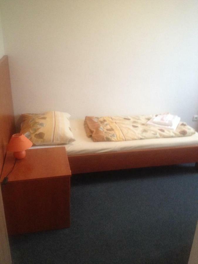 Hotel Ruzeny Hustopeče Buitenkant foto